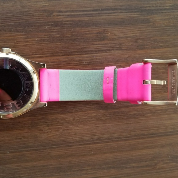 Marc by Marc Jacobs hot pink watch - Picture 5 of 7